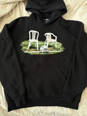 BAD BUNNY X SUPER TAZÓN
CHAIRS HOODIE